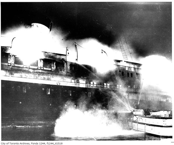 Fire on SS Noronic