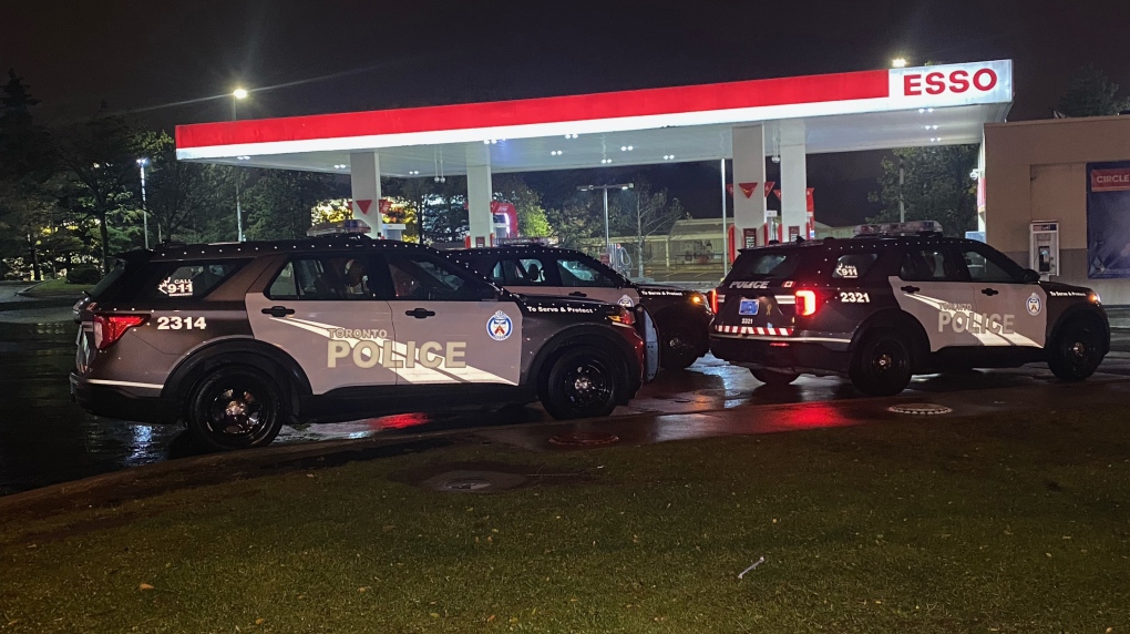 Man Stabbed While Trying To Sell Cellphone In Etobicoke: Police | CTV News