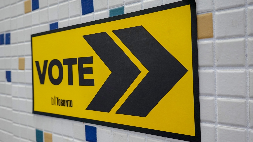 An advanced polling station in Toronto. (Scott Lightfoot/2022)