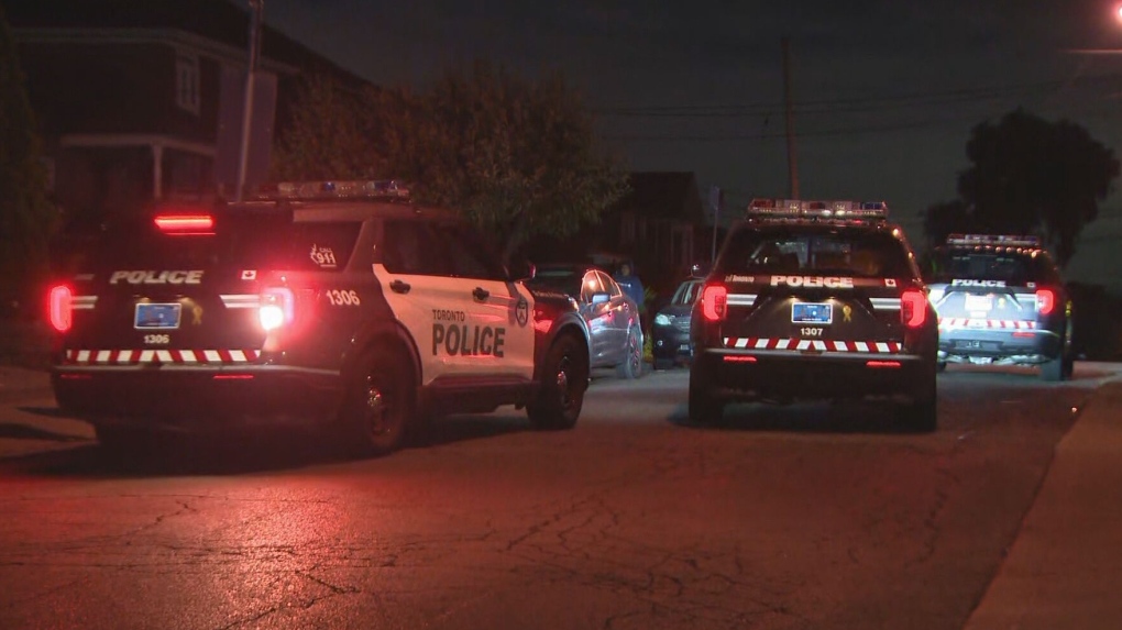 Man critically injured in stabbing in Toronto's west end | CTV News