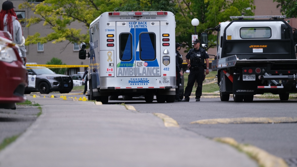 Toronto'da Pazar günü 4 ayrı silahlı saldırıda 1 kişi öldü, 7 kişi yaralandı.
