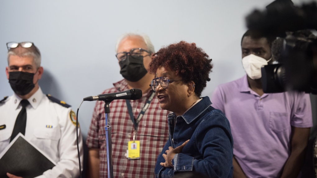 Aktivis menghentikan konferensi polisi Toronto tentang penggunaan data kekuatan berbasis ras