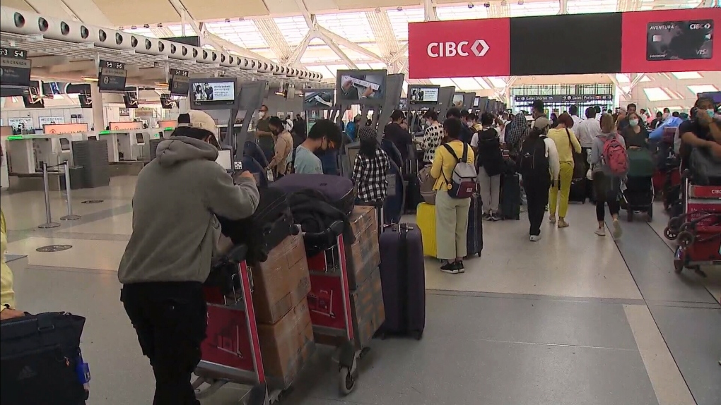 Pearson airport flooded by complaints of lost baggage