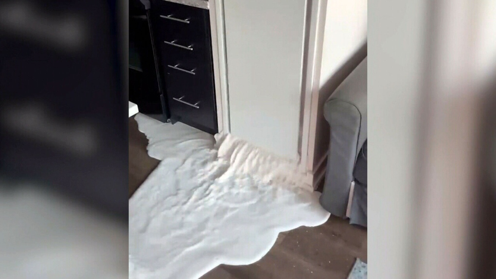 Burst Pipe Sends Foamy Water Into Toronto Condos   Condo Flood 1 6646428 