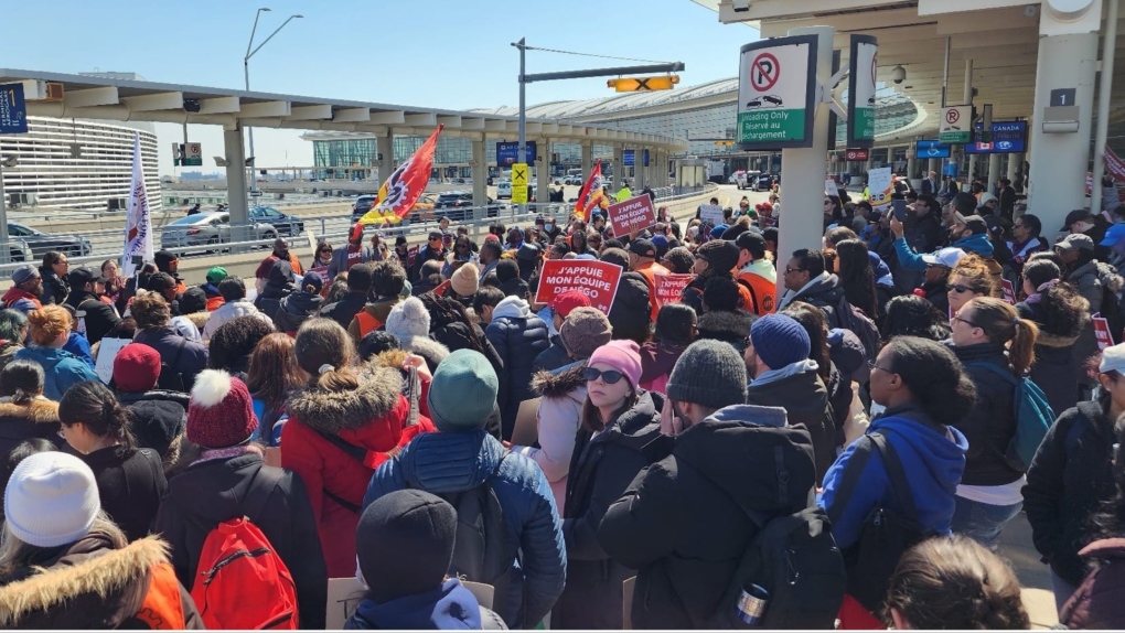 Protesters are seen at Toronto Pearson on April 27. (Lino Vieira PSAC)