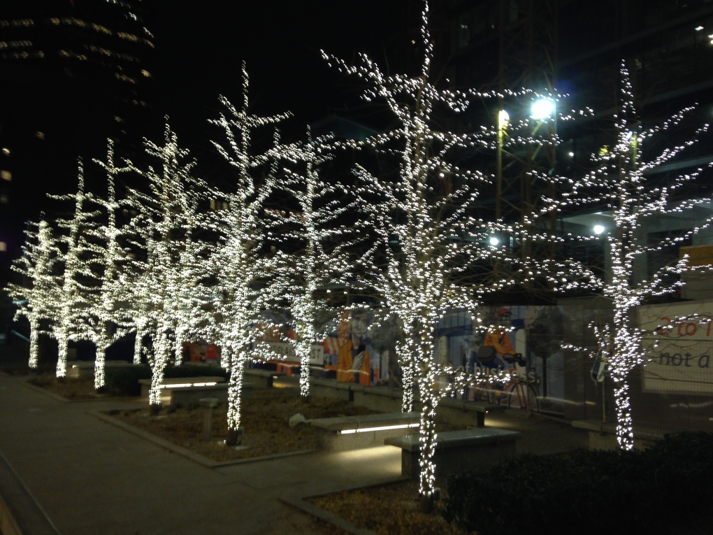 Christmas lights brighten Toronto streets | CTV Toronto News